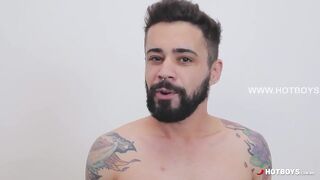 Latin Amerikai srácot reszelik a hatalmas farkú csoki pasik