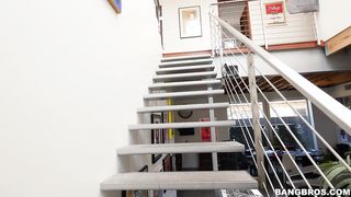 Csöcsös világos szőke nőci hátsó bejáratba kefélve