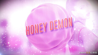 Honey Demon a bombázó fitt milf anyuci