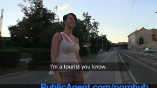 PublicAgent - Rövid hajú nőci kúrni akar