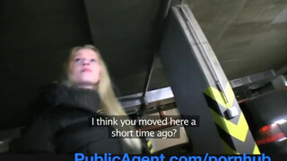 PublicAgent - Bella Karina a méretes didkós világos szőke