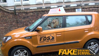 Fake Driving School - egy pici engedmény a skót csajszinak?