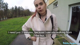 Public Agent - Orosz diák spiné benne van a szexben