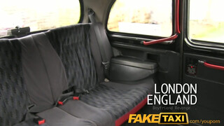 FakeTaxi - szűk pinájú nag cickós kiscsaj