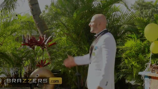 Brazzers - Victoria June baszik a pincér hapsival