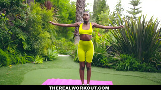 TeamSkeet - fitness csoki kisasszony kefélni akar
