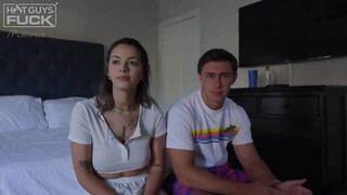 Méretes seggű tini kisasszony és a pasija - Hot Guys Fuck