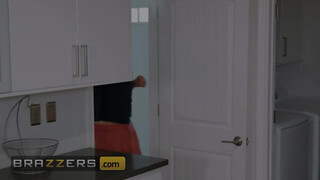 Brazzers - Charlotte Sins idősebb faszival kúr