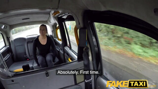 Fake Taxi - Nikky Dream hatalmas didkós szöszi