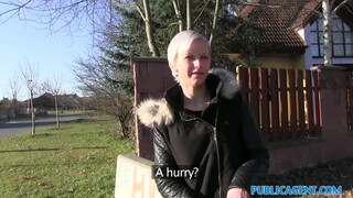 Public Agent - cseh lány kopasz pinácskája