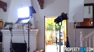 PropertySex - Riley Reid mint ingatlanos tini spiné