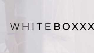 WhiteBoxxx - kicsmellű hölgyemény rendesen megkefélve