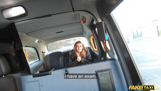 Fake Taxi - 18 éves nőci popsiba dugva