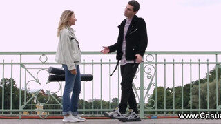 Casual Tini Szex - gyönyörű csoki spiné és a barátja