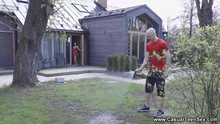 Casual Porno - rojtos pinájú tini spiné