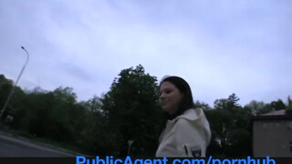 PublicAgent - lebukott a bige pisizés közben