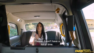 Fake Taxi - Megan Fiore a szexy hatalmas cickós kisasszony