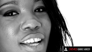DevilsGangbangs - Mya Mays és a 4 fehér fütykös