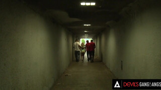 DevilsGangbangs - Latin Amerikai milf csoport szex baszása