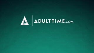 21 SEXTREME - Daphne Klyde a cuki tini kisasszony