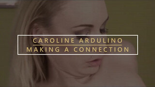 Caroline Ardulino fiatalabb csávóval kúr