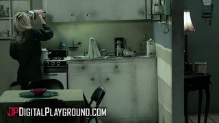 Digitalplayground - Riley Steele a méretes cickós világos szőke csajszi