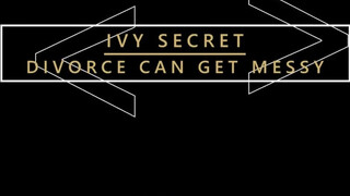 Karups - Ivy Secret a méretes cickós bombázó milf