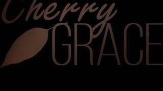 Cherry Grace a formás pinás bige