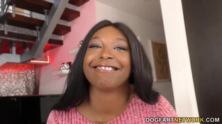 Rachel Raxxx az óriás keblű csoki milf