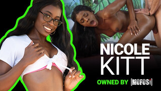Mofos - Nicole Kitt a bombázó hatalmas kannás néger nőci