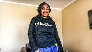 Afrikai koleszos picsa munkát keres a tanulmányaihoz