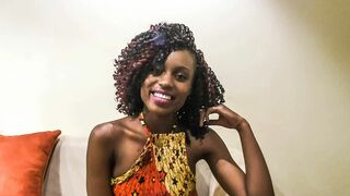 Mosolygós csoki csinibaba pov castingon durván megkefélve