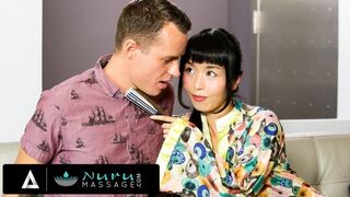 Marica Hase forró masszázsánál megtöri a hatalmas léce ügyfelétől