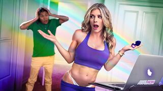 Cory Chase méretes seggét a nevelő fiatal pénisz megdugja