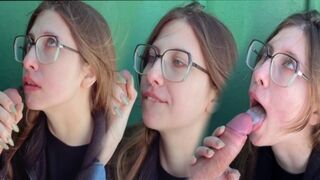 Tini cumizás a tavon, nyeli a forró spermaáramlást