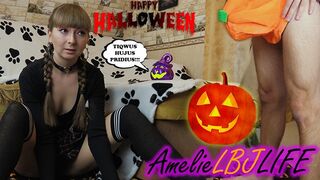 Kicsike boszorkány megidézi a hatalmas pélót és alaposan megbasszák, hogy beleélvezzen a puncijába - halloween 2020