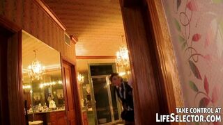 Gyengéd kaland a Life Selector világában: Vad koleszos lányok legelső élményei Isis Taylorral és barátnőivel anális hármasban